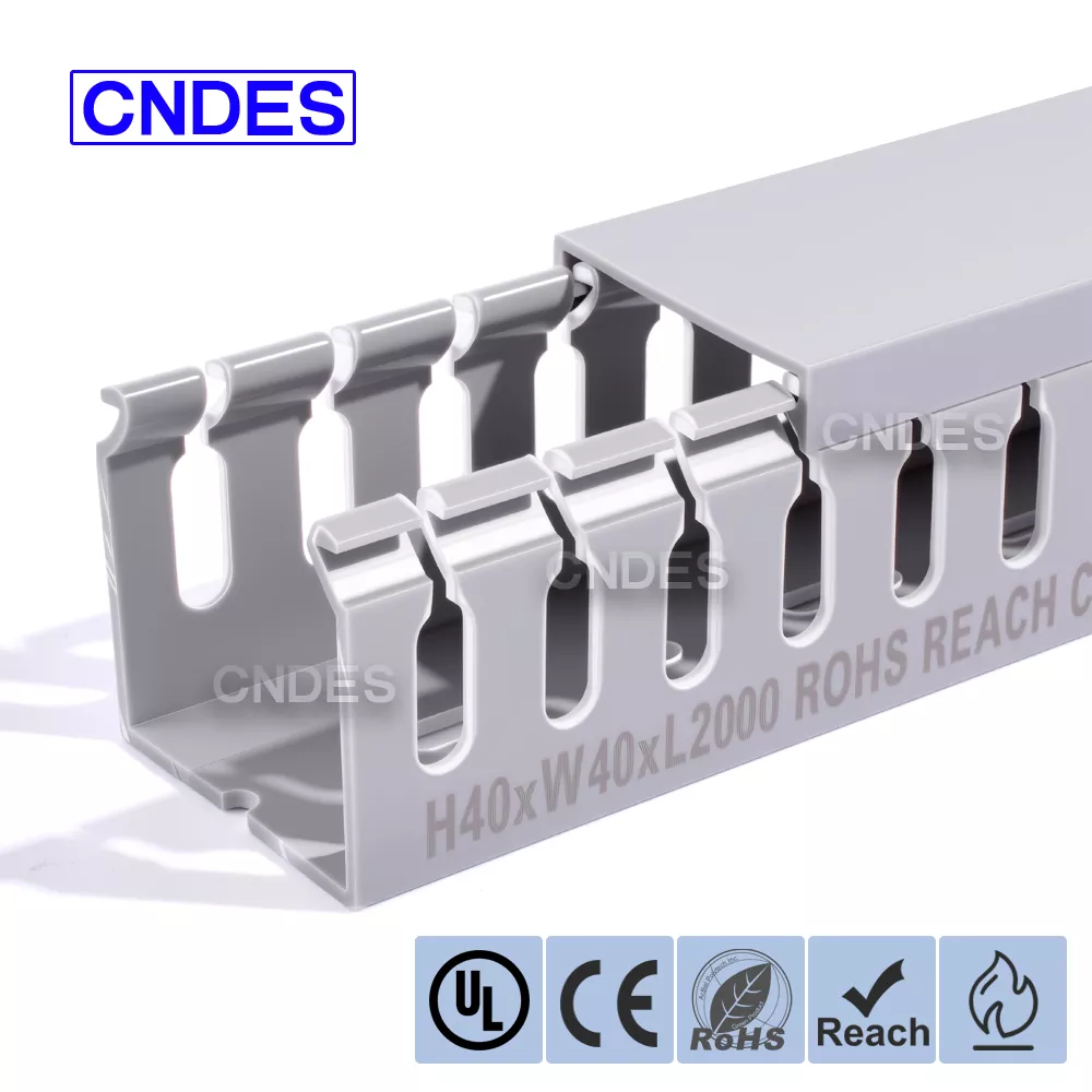 Saluran Kabel PVC 40×40 dengan Penutup